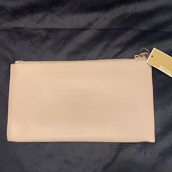 Michael kors wristlet - Picture 2 of 3